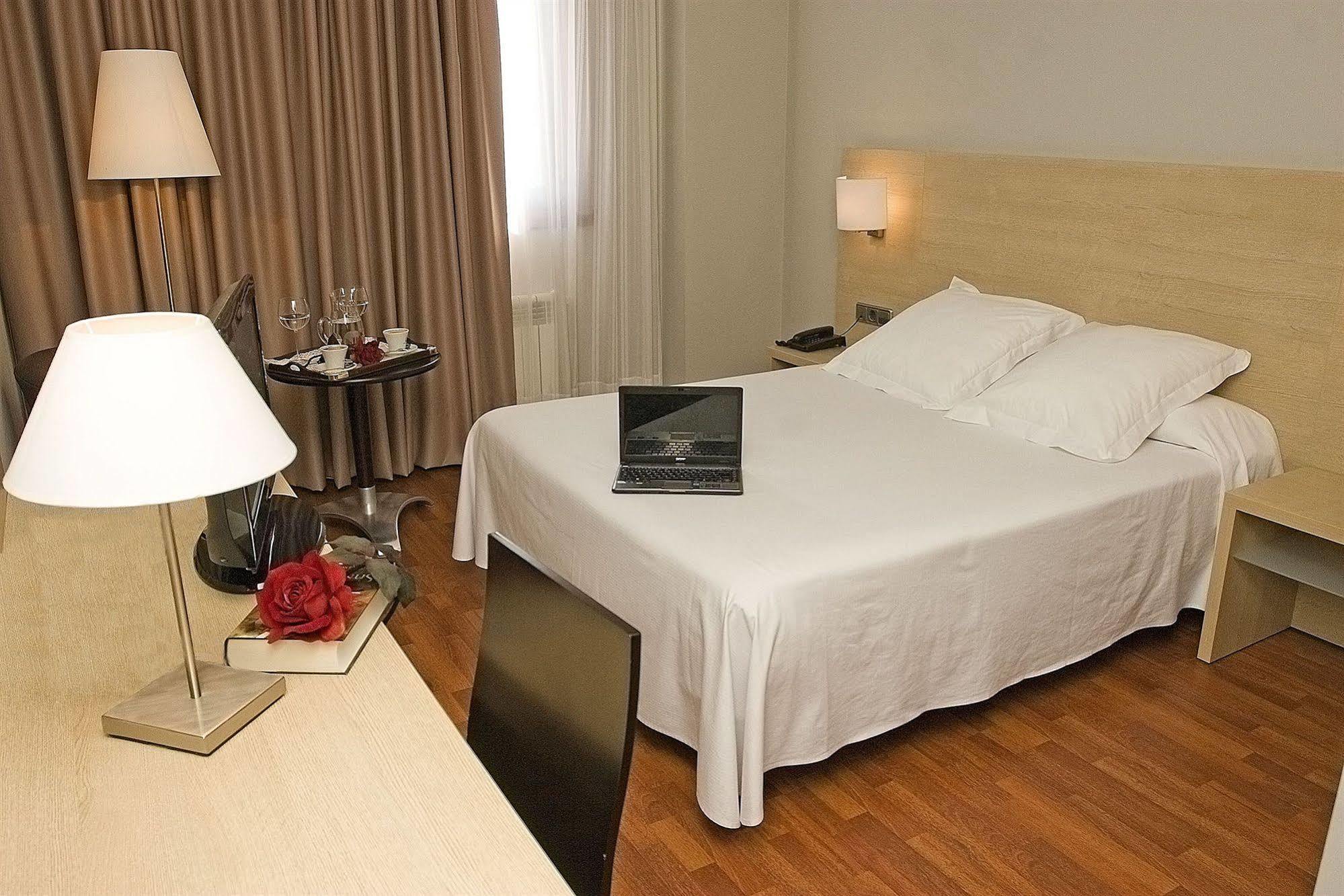 Hotel Valencia フェロル エクステリア 写真